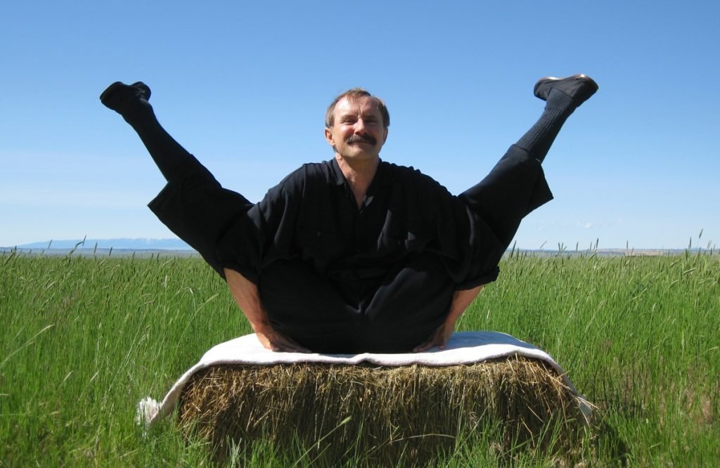 The Art of Yin and Yang Yoga By Paulie Zink | Yoga Magazine™ Paulie Zink does advanced sitting Crab Yin yoga pose
